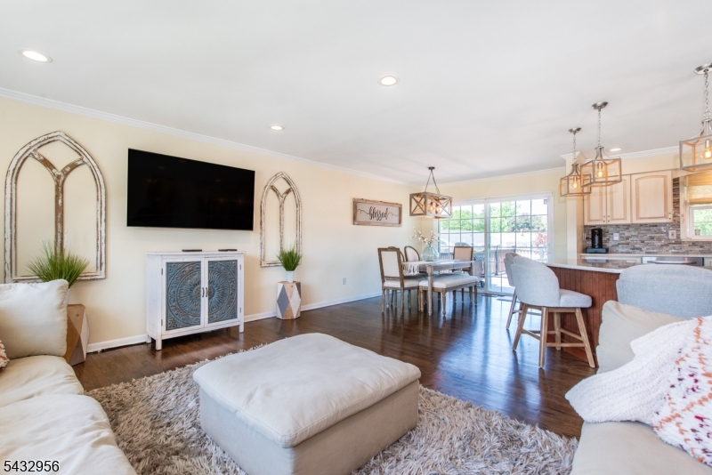 3 Knoll Road Fairfield, NJ 07004 - Photo 6 of 38