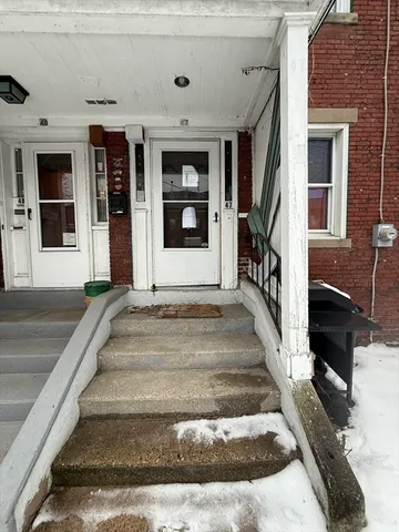 a view of entryway and hall
