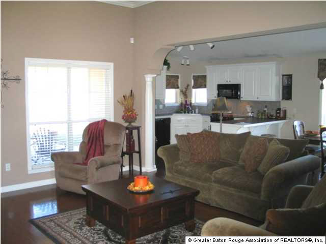 17847 Doc Bar Avenue Baton Rouge, LA 70817 - Photo 3 of 6