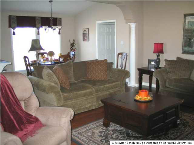 17847 Doc Bar Avenue Baton Rouge, LA 70817 - Photo 4 of 6