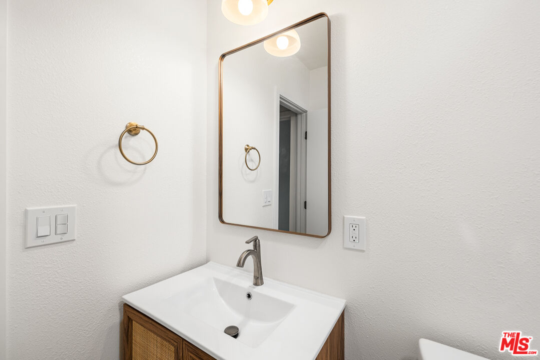 614 Romulo Street Los Angeles, CA 90065 - Photo 14 of 33