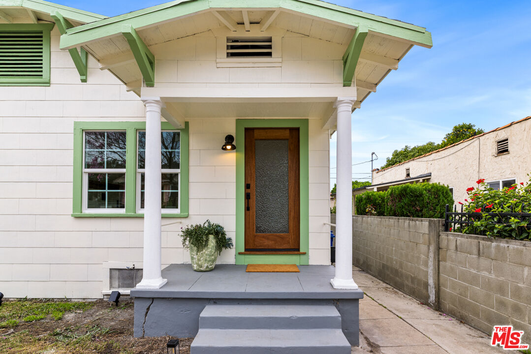 614 Romulo Street Los Angeles, CA 90065 - Photo 30 of 33