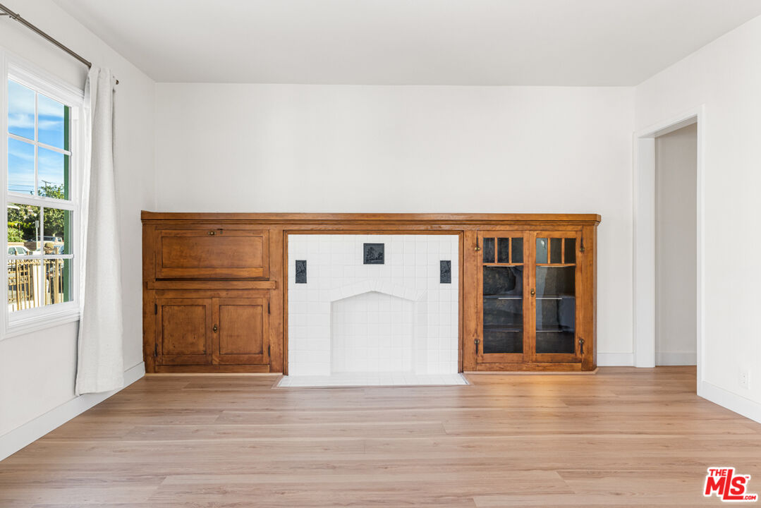 614 Romulo Street Los Angeles, CA 90065 - Photo 8 of 33