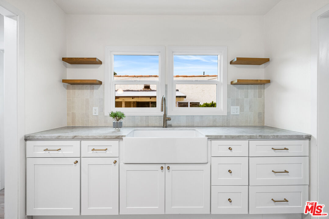 614 Romulo Street Los Angeles, CA 90065 - Photo 9 of 33