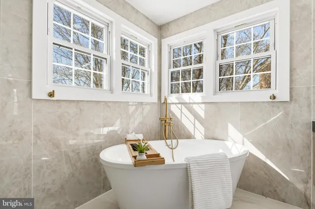 $1,220,000 | 12011 Meadowville Court, Herndon, VA 20170