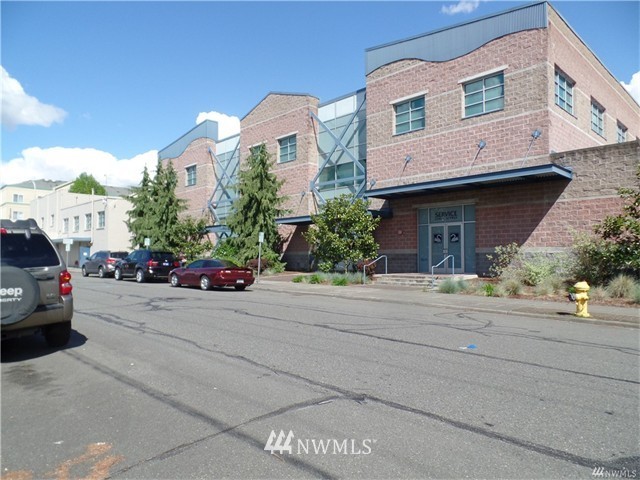 417 Wells Avenue South Renton, WA 98057 - Photo 14 of 23 Gallery Image 14