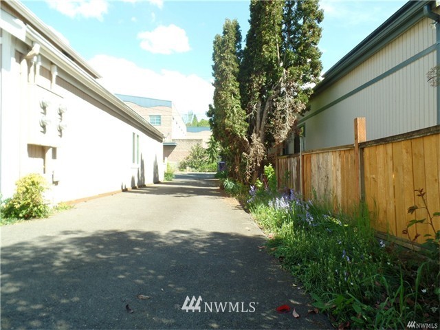 417 Wells Avenue South Renton, WA 98057 - Photo 15 of 23 Gallery Image 15