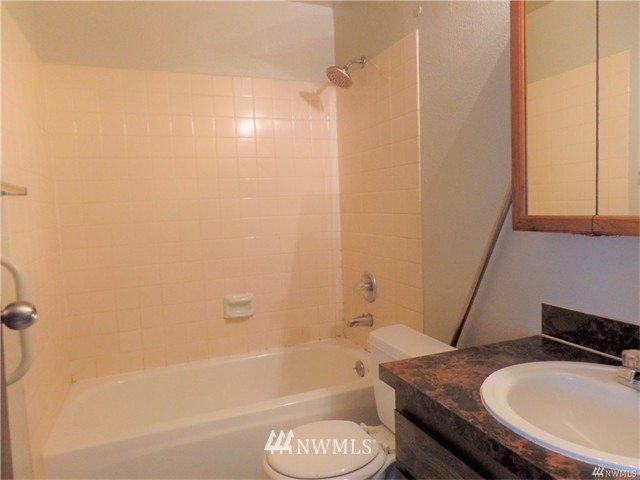 417 Wells Avenue South Renton, WA 98057 - Photo 21 of 23 Gallery Image 21
