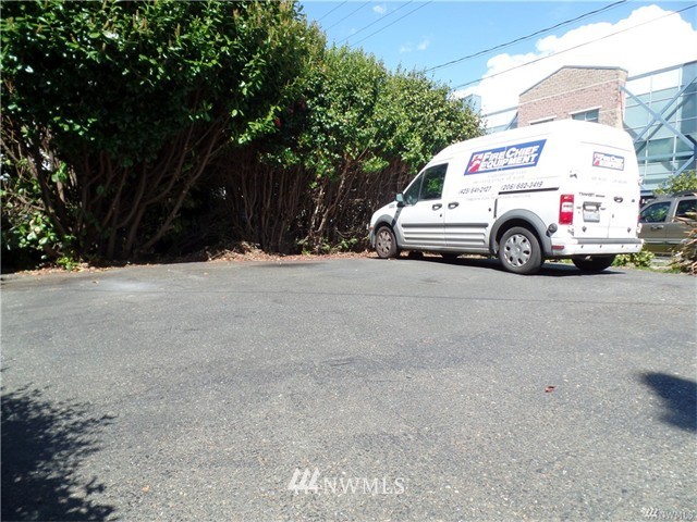 417 Wells Avenue South Renton, WA 98057 - Photo 8 of 23 Gallery Image 8