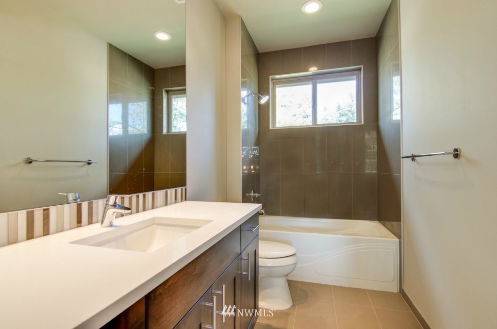 200 Duvall Place Southeast Renton, WA 98059 - Photo 23 of 25 Gallery Image 23