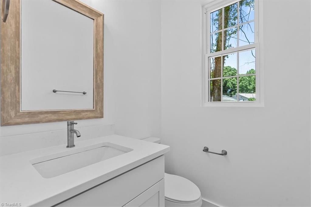 305 Beach Street High Point, NC 27260 - Photo 16 of 31
