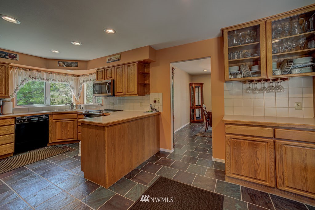 1166 Wenatchee Heights Road Wenatchee, WA 98801 - Photo 11 of 36 Gallery Image 11