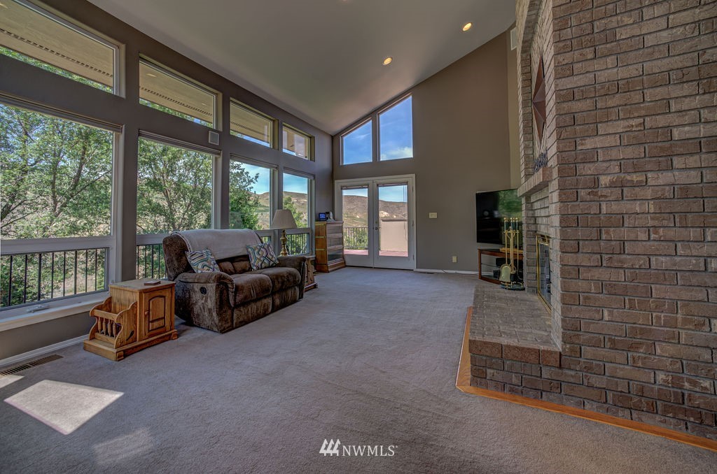 1166 Wenatchee Heights Road Wenatchee, WA 98801 - Photo 14 of 36 Gallery Image 14