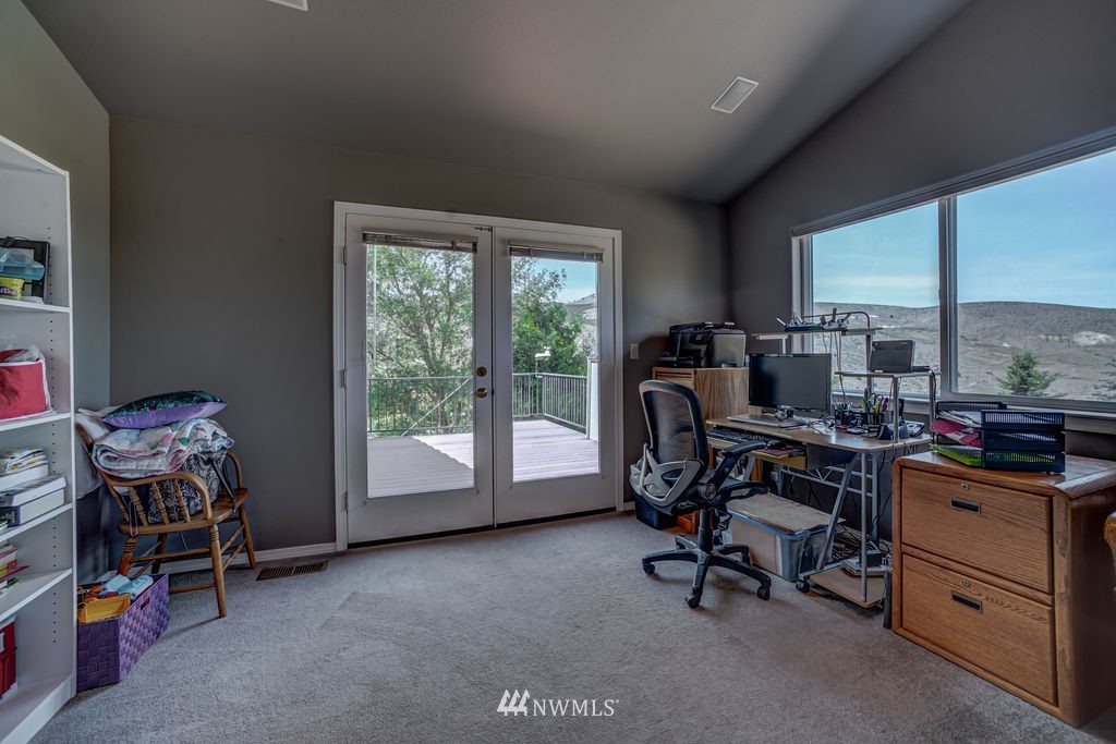 1166 Wenatchee Heights Road Wenatchee, WA 98801 - Photo 17 of 36 Gallery Image 17