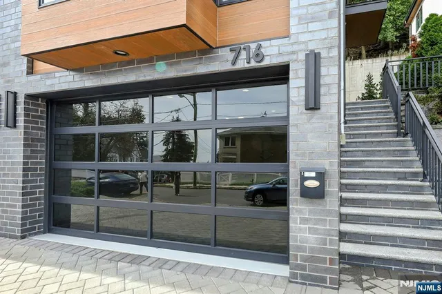 $9,200 | 714 Undercliff Avenue, Unit 714, Edgewater, NJ 07020