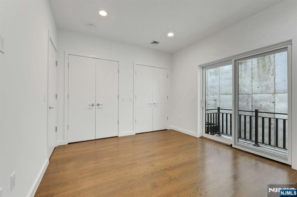 714 Undercliff Avenue, Unit 714 Edgewater, NJ 07020 - Photo 35 of 45 a view of an empty room