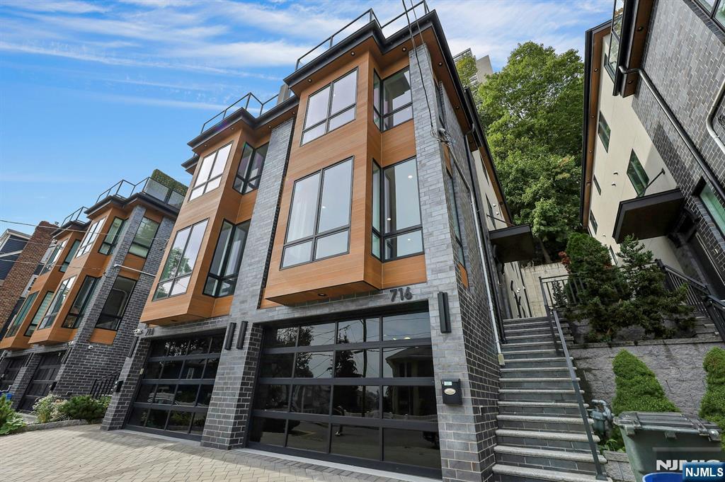 714 Undercliff Avenue, Unit 714 Edgewater, NJ 07020 - Photo 4 of 45 a view of a large building