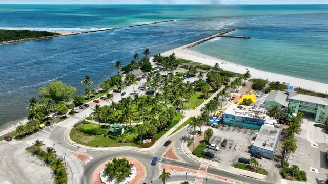 $2,700 | 1911 Cypress Avenue, Fort Pierce, FL 34949