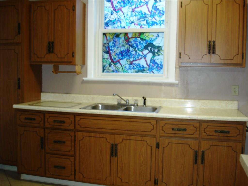 917 McLaughlin Run Road Bridgeville, PA 15017 - Photo 8 of 21 Gallery Image 8