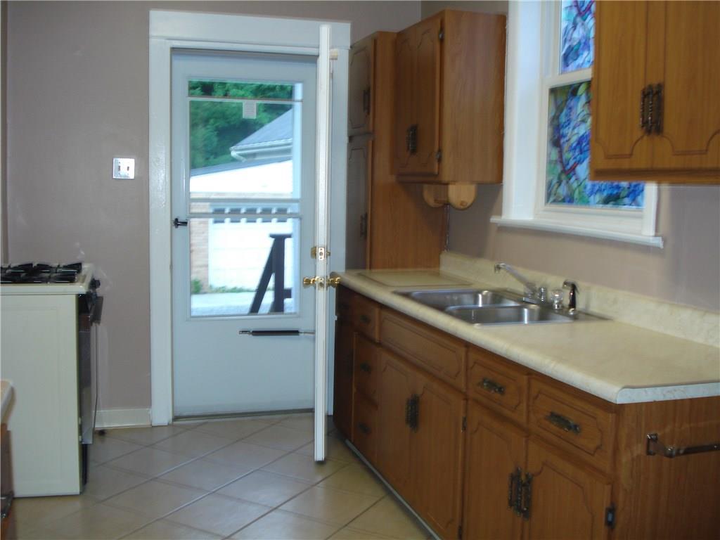 917 McLaughlin Run Road Bridgeville, PA 15017 - Photo 9 of 21 Gallery Image 9