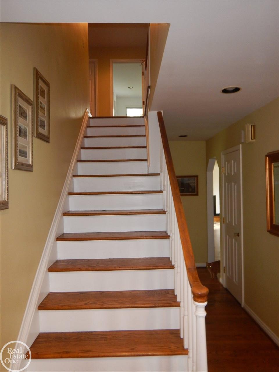 1008 Bedford Road Grosse Pointe, MI 48230 - Photo 6 of 47 31318447-5.JPG
