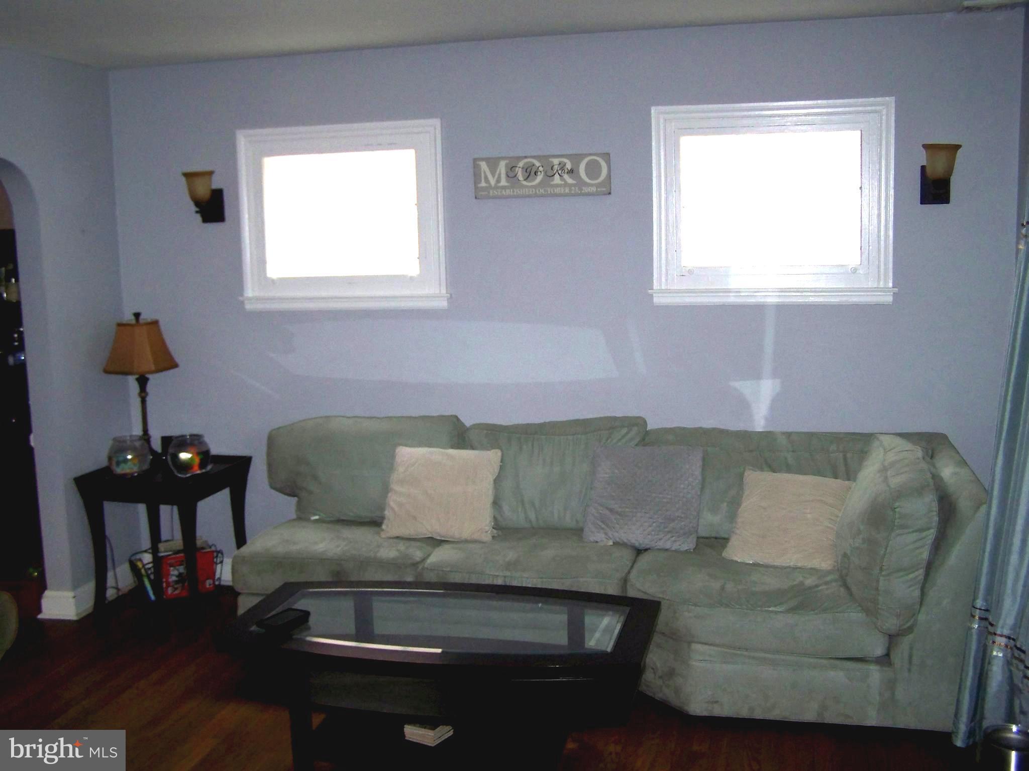 123 Cherrydell Road Baltimore, MD 21228 - Photo 2 of 26 Living Room