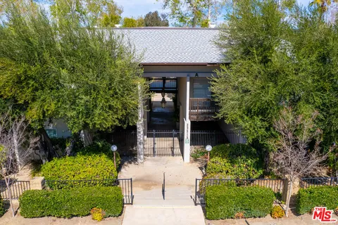 $320,000 | 23515 Lyons Avenue, Unit 233, Valencia, CA 91355