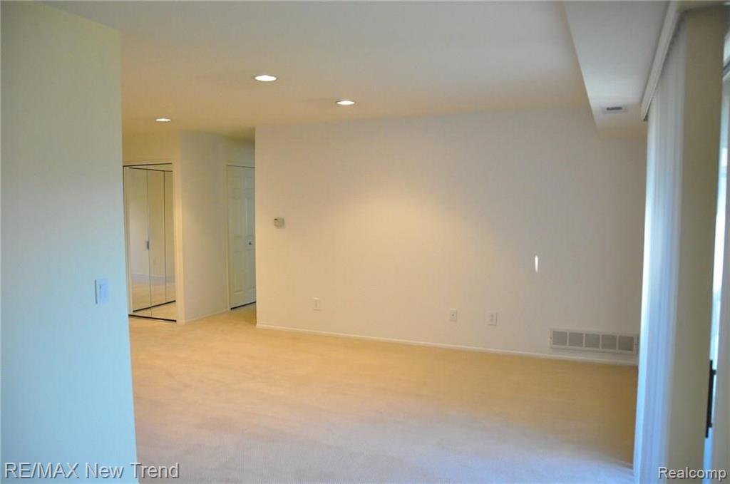 30042 Twelve Mile Road, Unit 57 Farmington, MI 48334 - Photo 2 of 29
