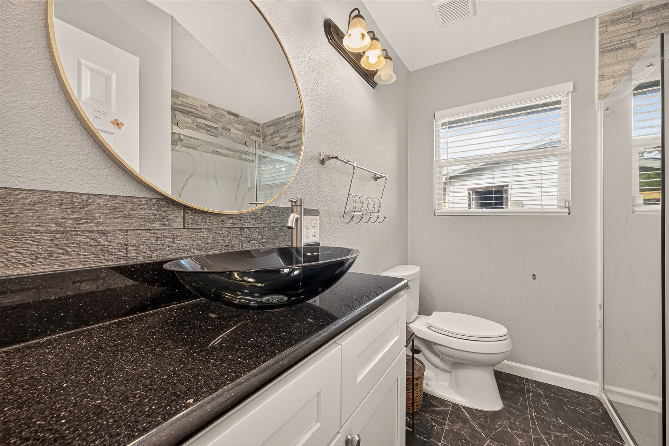8402 Bascom Street Houston, TX 77055 - Photo 33 of 40 Gallery Image 33