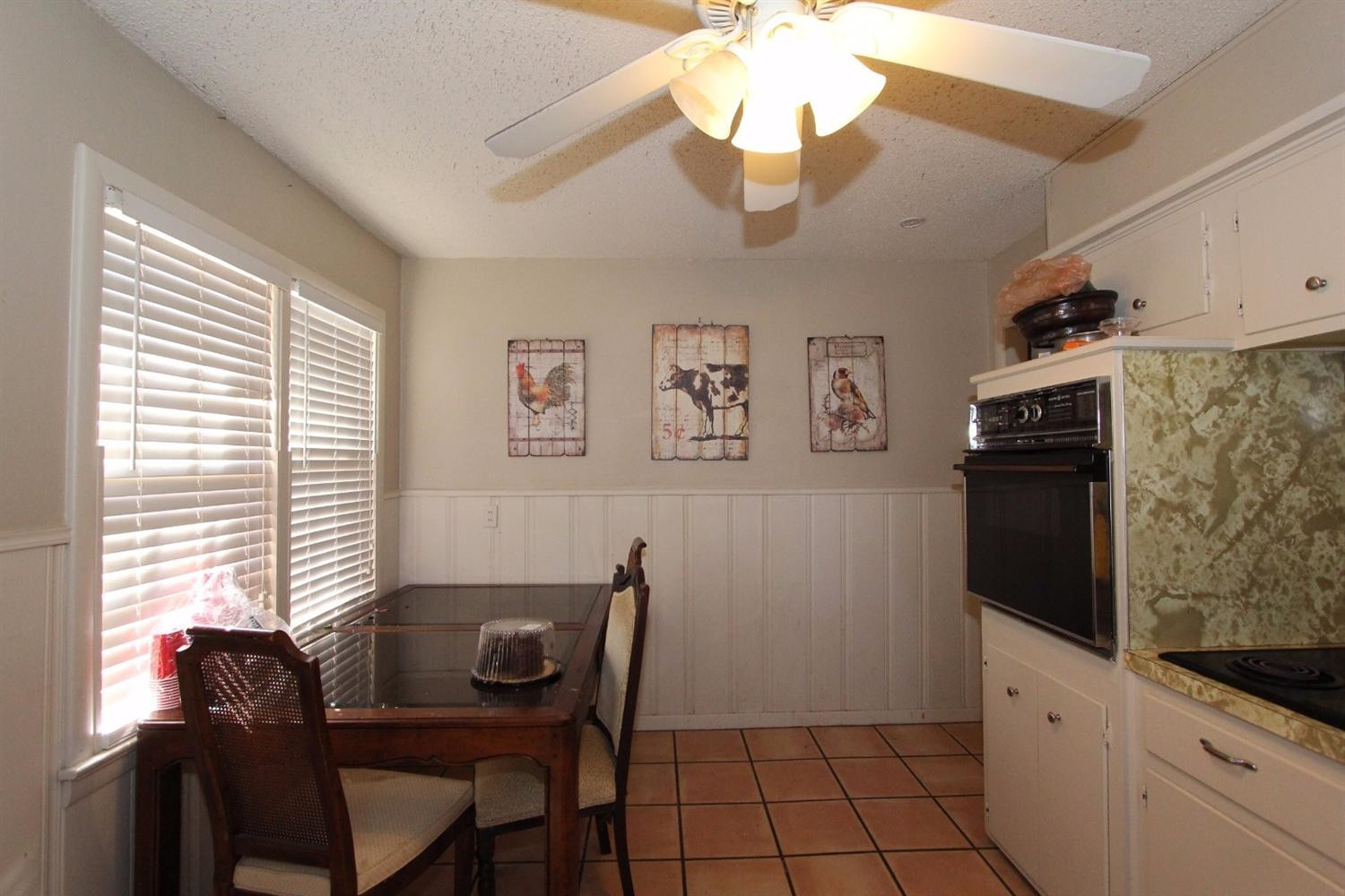 3302 37th Street Lubbock, TX 79413 - Photo 6 of 10 Eating Area