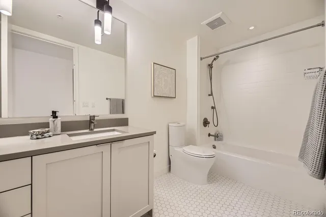 $950,000 | 1750 Wewatta Street, Unit 704, Denver, CO 80202