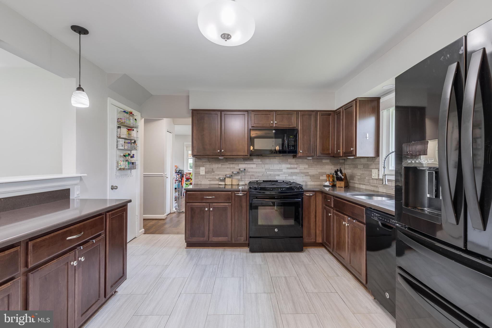 6006 Rivanna Drive Springfield, VA 22150 - Photo 2 of 22 Gallery Image 2