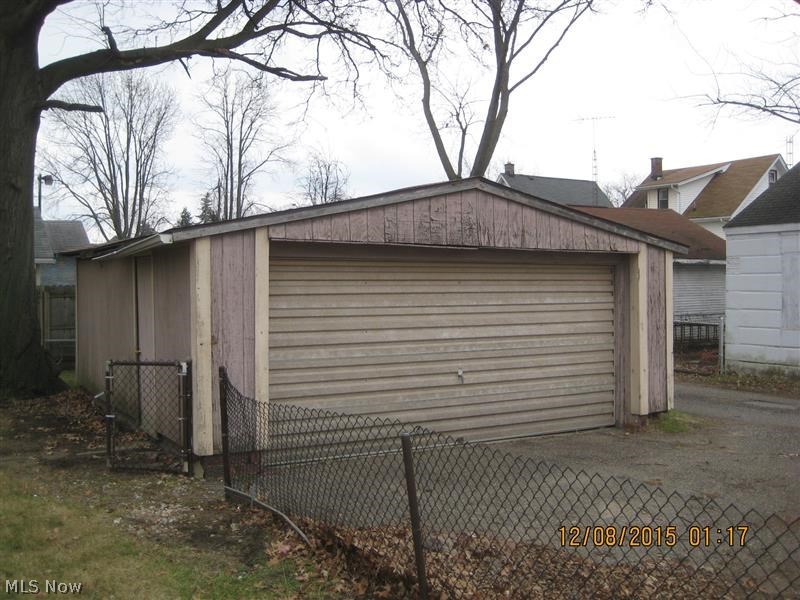 2920 4th Street Northwest Canton, OH 44708 - Photo 3 of 13