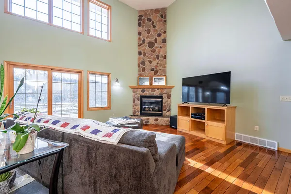 $689,900 | N8825 Fawn Mdw Lane, Holland, WI 54636