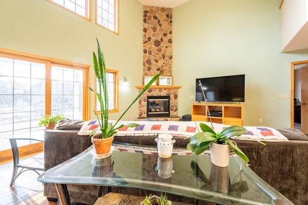 $689,900 | N8825 Fawn Mdw Lane, Holland, WI 54636