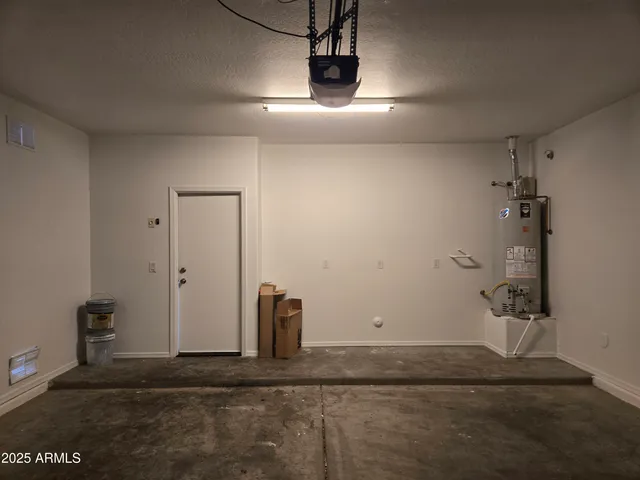 $2,700 | 4321 West Judson Drive, New River, AZ 85087