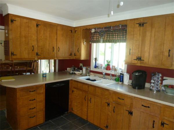 7 Wells Park Road Sturbridge, MA 01566 - Photo 4 of 24 Gallery Image 4