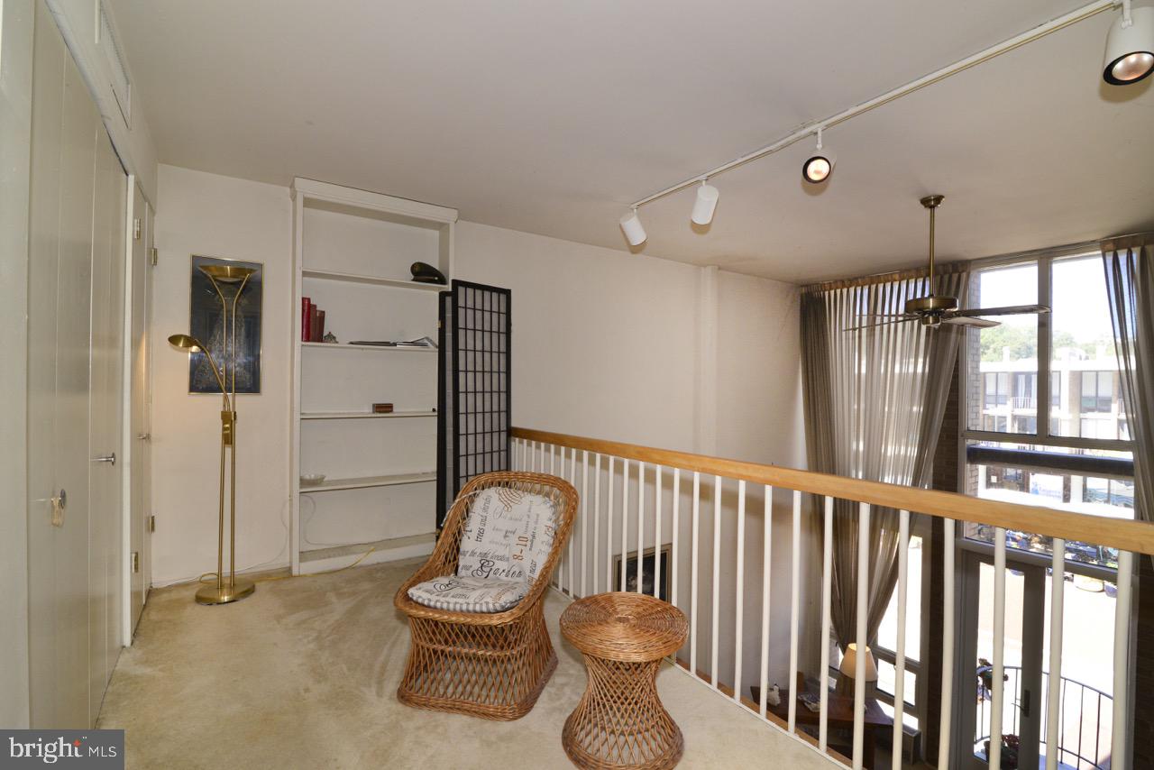 1656 Chimney House Road, Unit 1656 Reston, VA 20190 - Photo 14 of 32 Loft