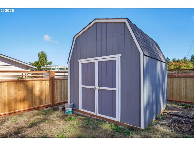 a house view with a outdoor space