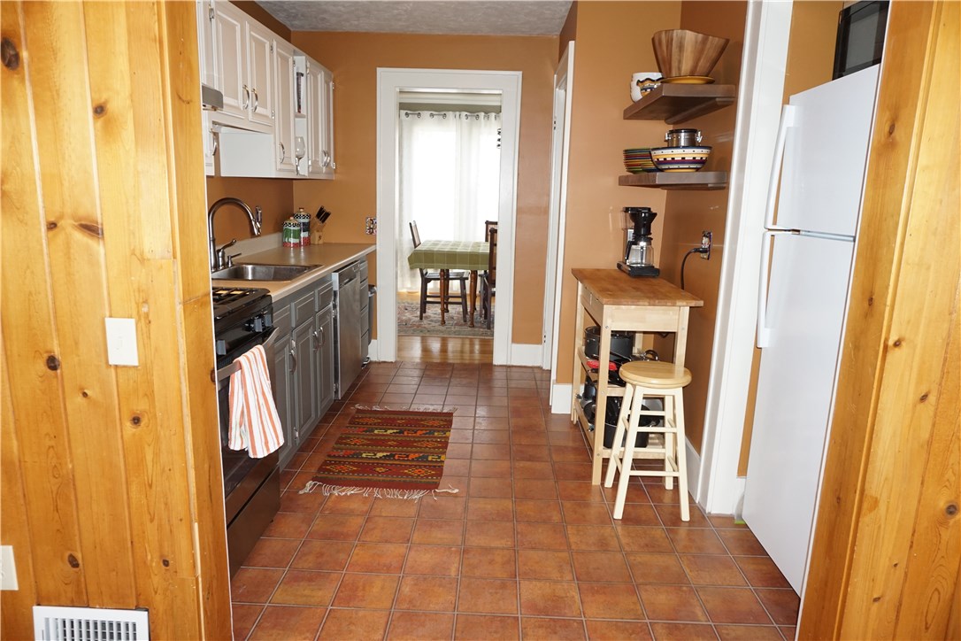 19 Dorking Road Brighton, NY 14610 - Photo 15 of 34