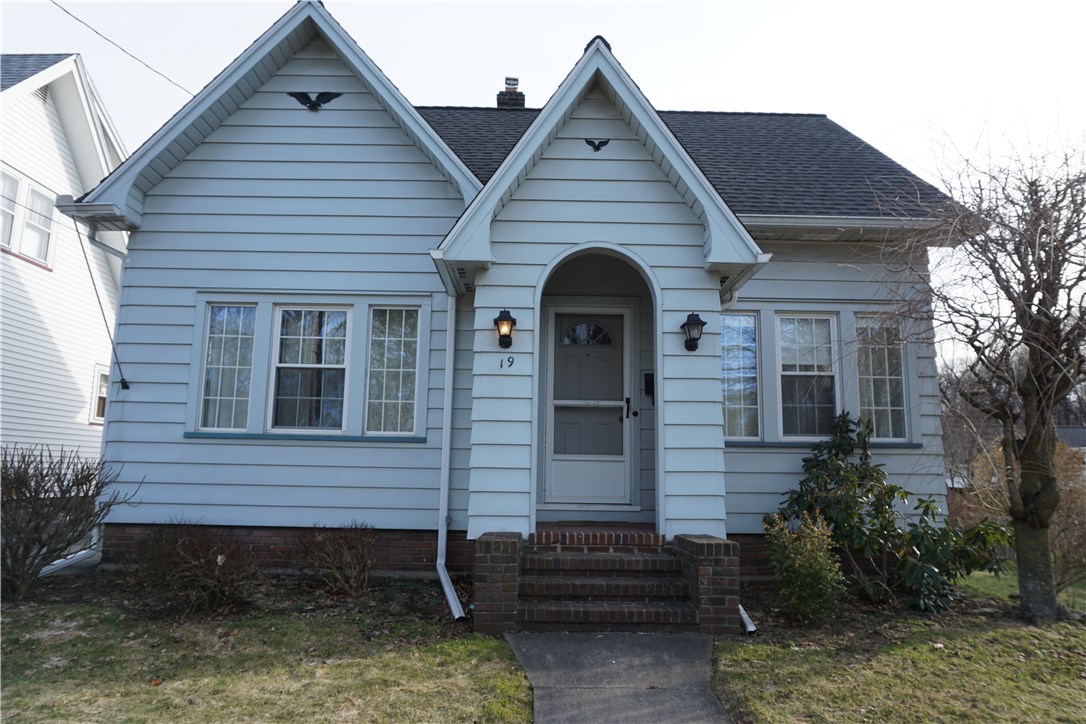 19 Dorking Road Brighton, NY 14610 - Photo 2 of 34