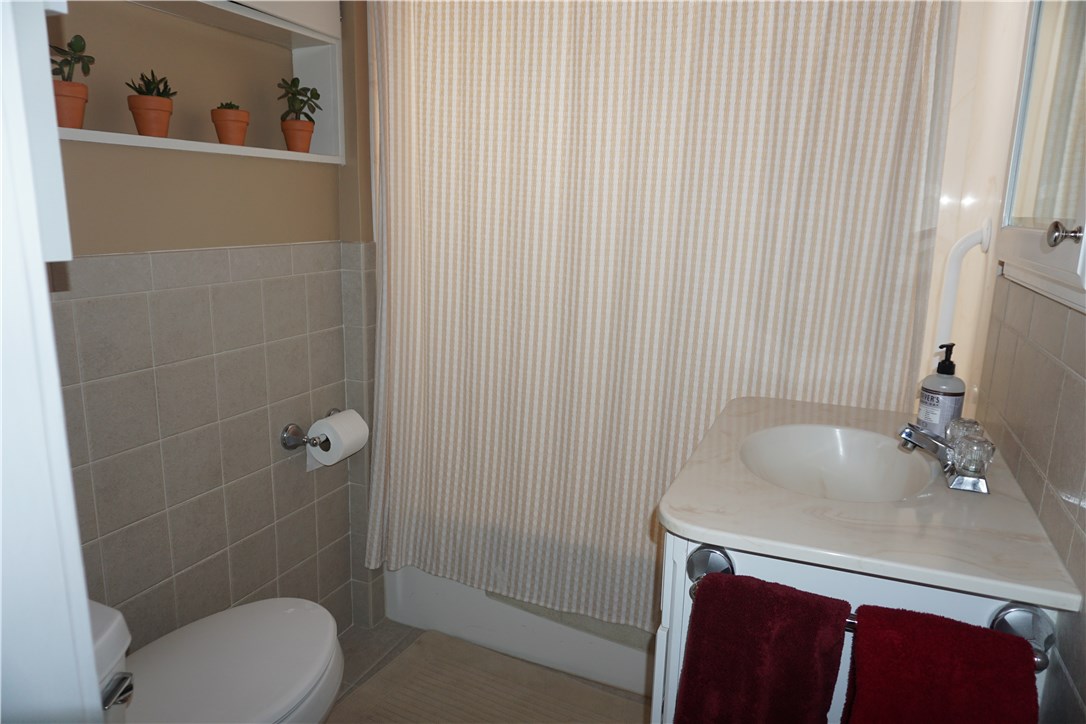 19 Dorking Road Brighton, NY 14610 - Photo 23 of 34