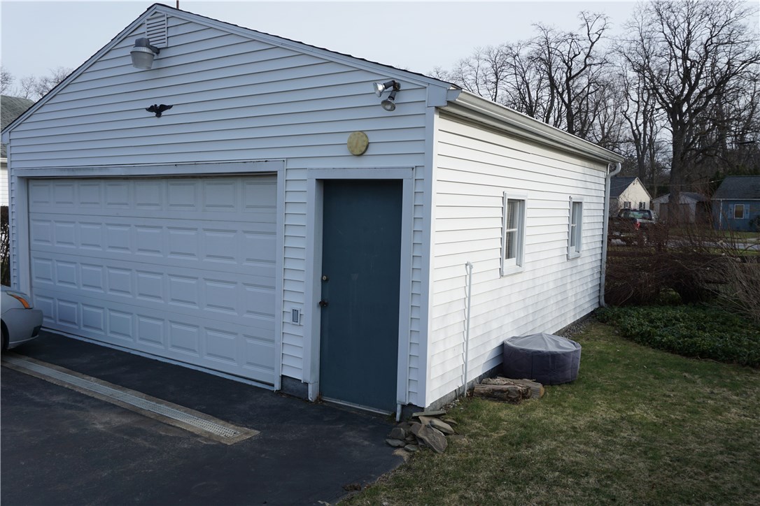 19 Dorking Road Brighton, NY 14610 - Photo 5 of 34