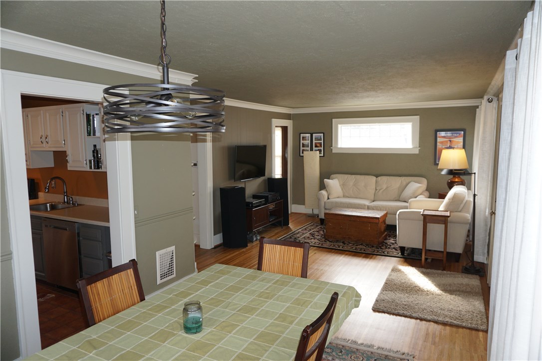 19 Dorking Road Brighton, NY 14610 - Photo 7 of 34