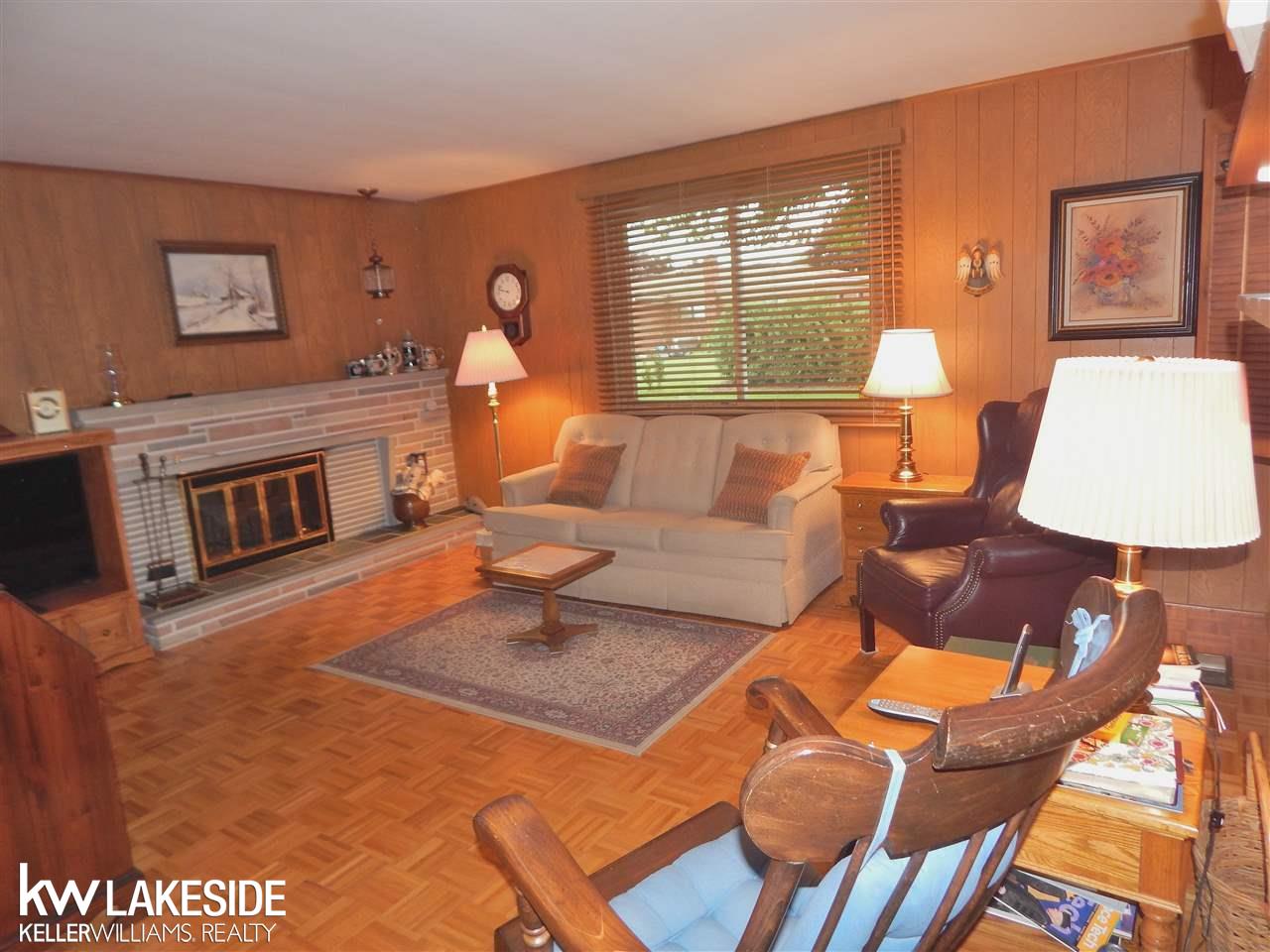 11378 Racine Road Warren, MI 48093 - Photo 8 of 17 31304627-7.JPG