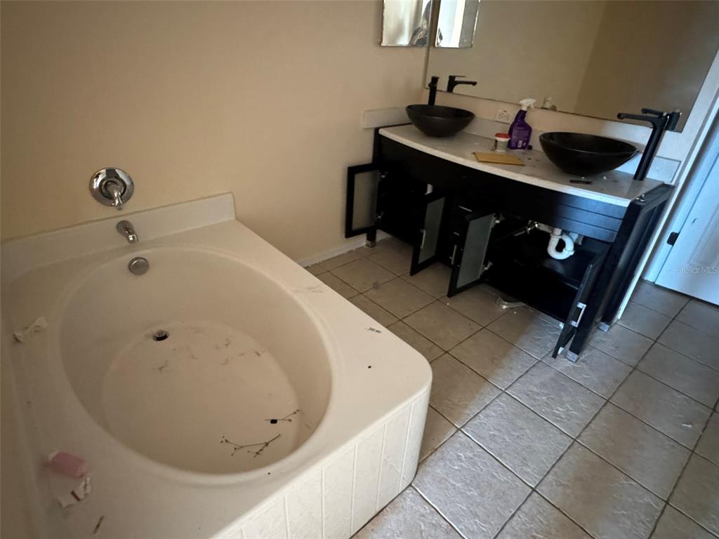 5018 Strada Drive Winter Haven, FL 33880 - Photo 13 of 23