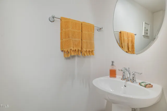 $1,900 | 342 Amber Acorn Avenue, Raleigh, NC 27603