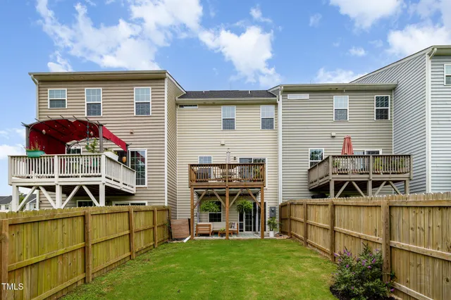 $1,900 | 342 Amber Acorn Avenue, Raleigh, NC 27603