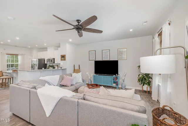 $1,900 | 342 Amber Acorn Avenue, Raleigh, NC 27603