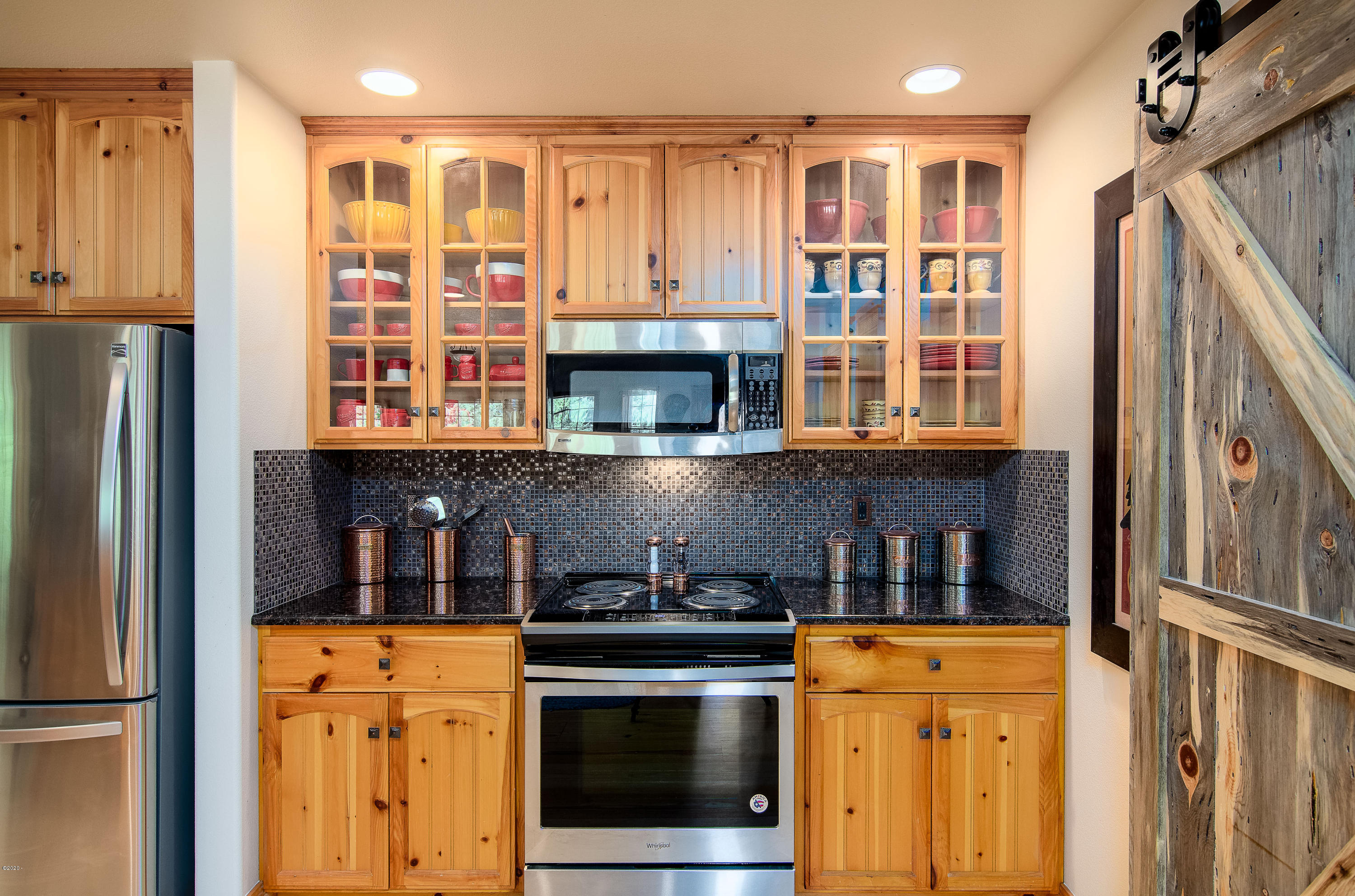 2536 Nashville Road Eddyville, OR 97343 - Photo 13 of 39 Custom Kitchen